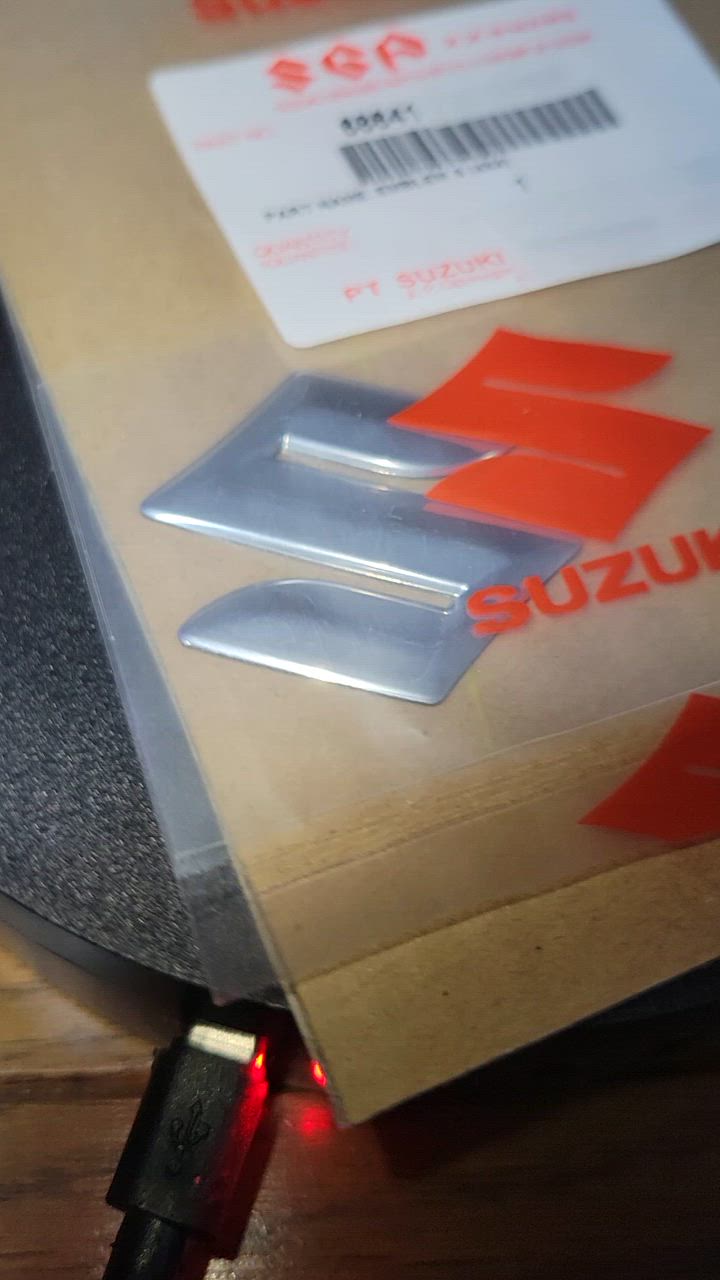 スズキ 純正 エンブレム [Sマーク] 鏡面 / 軟質樹脂製 3D /38mm