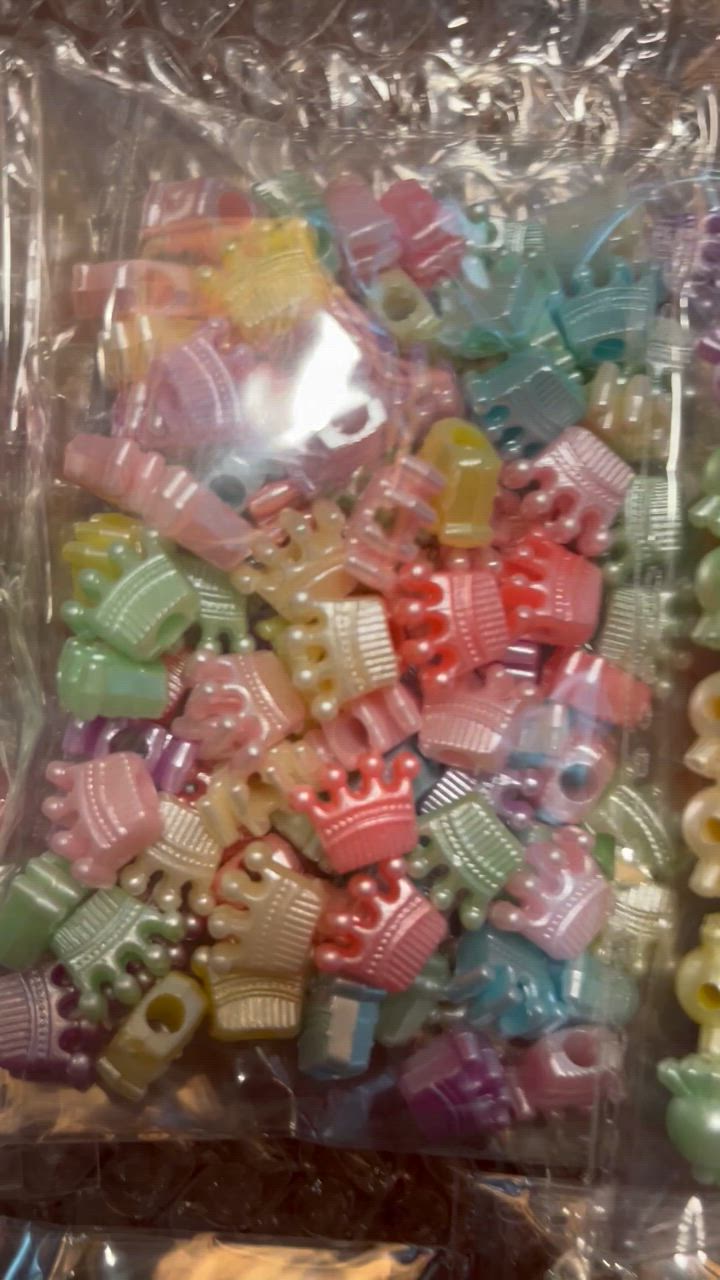 クラウンのビーズ 王冠 約100個 : gaikicraft - 通販 - Yahoo