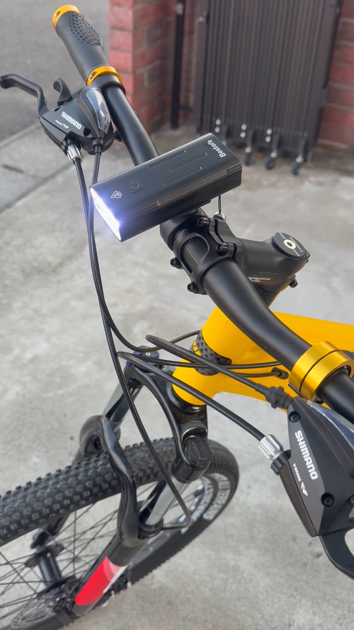 自転車ライト 5200mAh 大容量 充電バッテリー機能 防水 ヘッド