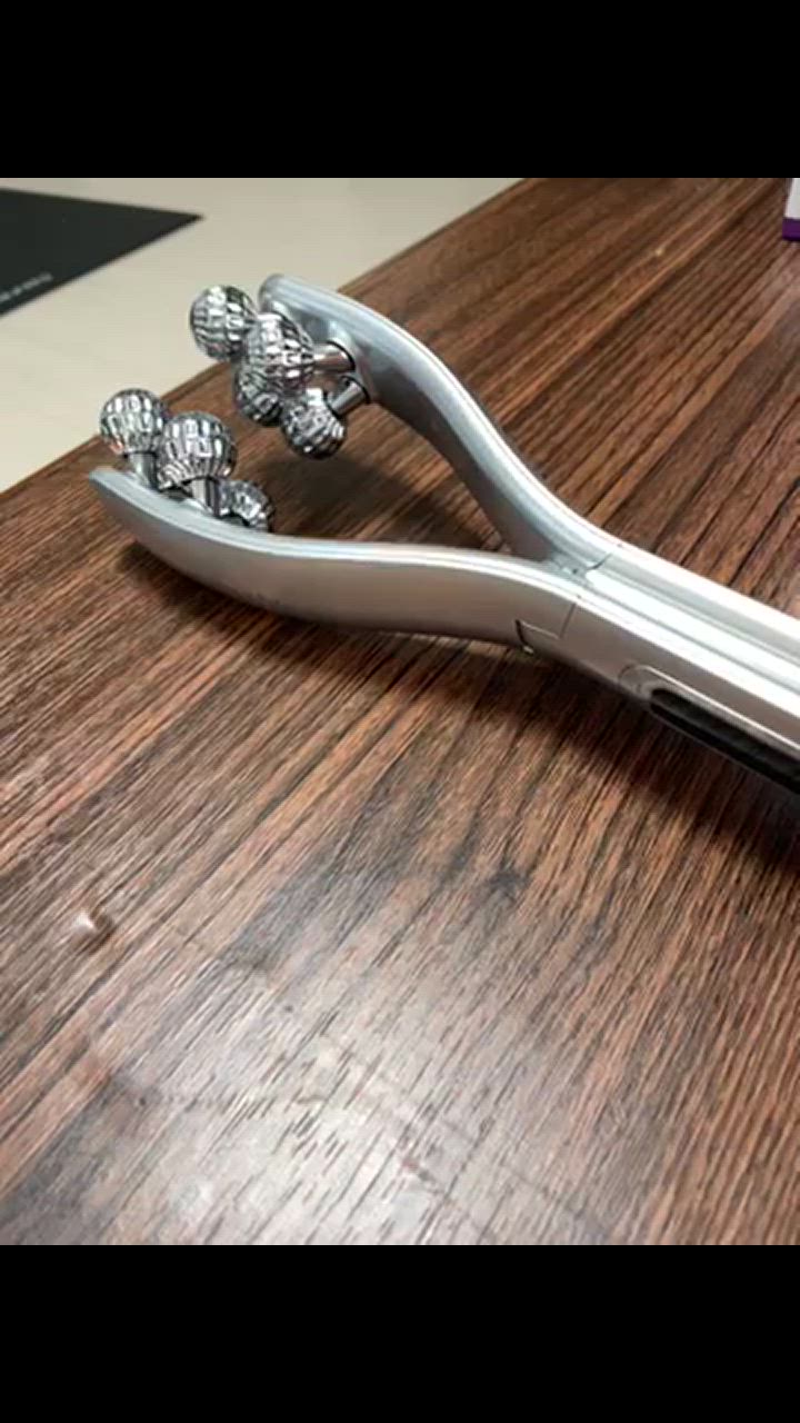 NIPLUX EMS美顔ローラー 美顔器 BEROLA リフトケア 美容ローラー NIPLUX EMS美顔ローラー 美顔器 BEROLA リフトケア 美容ローラー