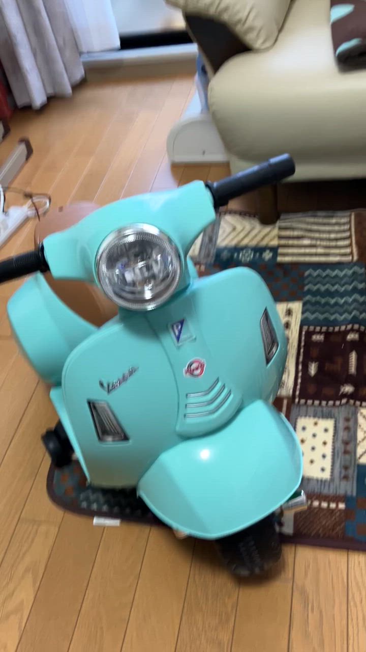 乗用玩具 電動乗用バイク ベスパ Vespa GTS mini 【簡単組み立て