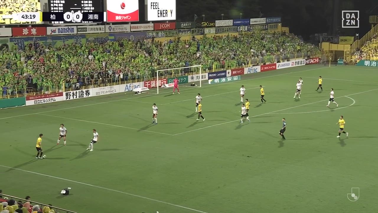 柏・小屋松知哉が素早いボールに反応してゴールを決める！【第25節】柏 vs 湘南