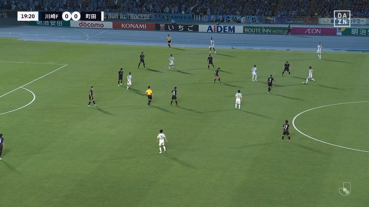 川崎F・伊藤達哉の相手GKの意表を突いたゴラッソ！【第28節】川崎F vs 町田