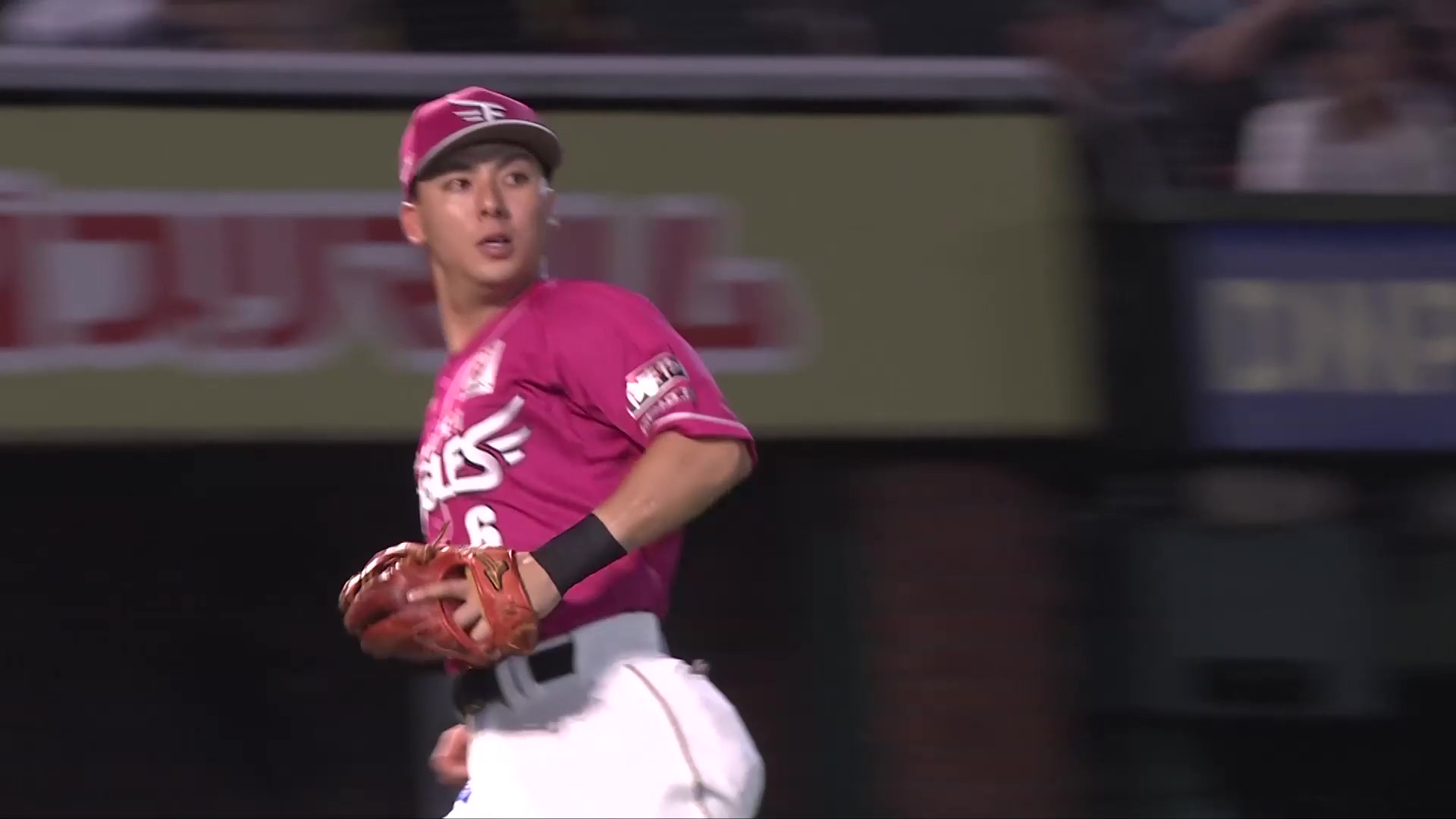 【7回表】好守!! イーグルス・村林一輝 難しいバウンドを上手く捕球しアウトに!! 2025年8月6日 東北楽天ゴールデンイーグルス 対 オリックス・バファローズ