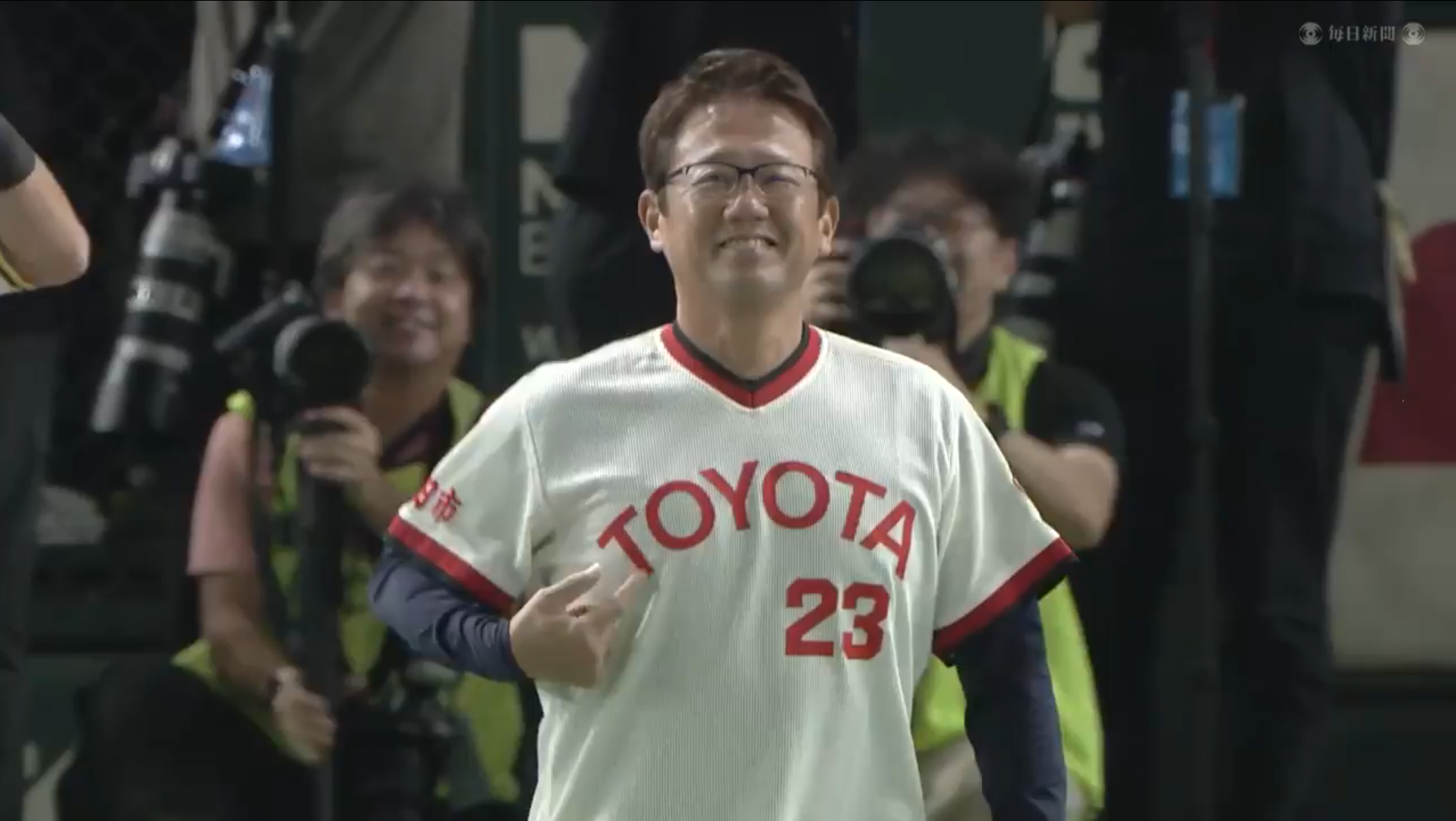 【都市対抗2024】決勝の始球式に古田敦也さん　見事な投球でファン沸かす