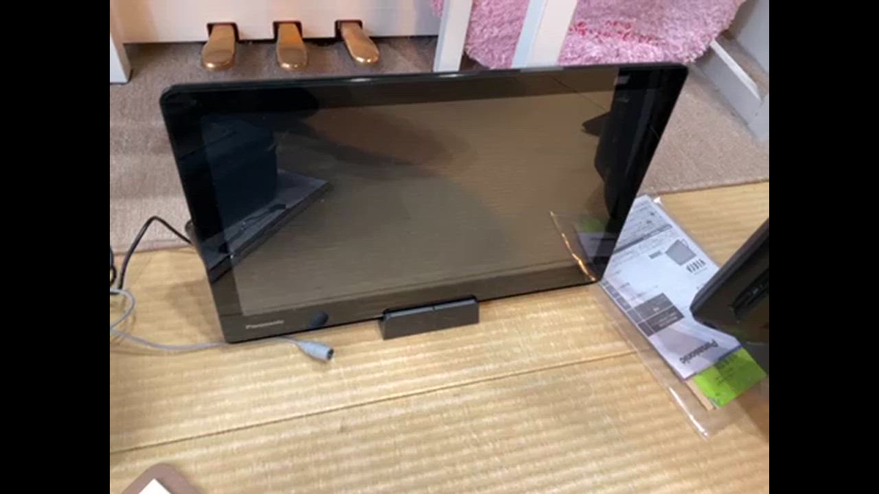 プライベート・ビエラ Panasonic ポータブルテレビ UN-15L12H プライベート・ビエラ Panasonic ポータブルテレビ UN-15L12H