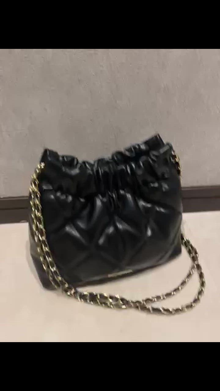 ap retro ショルダーバッグ バッグ チャーム付キルティング