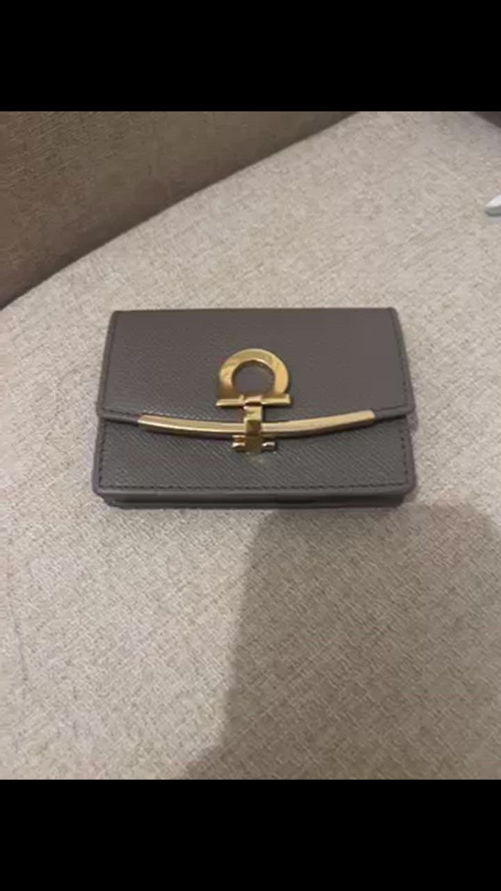 新品未使用 Ferragamo フェラガモ 本革 名刺入れ カード入れ 71qTt6p5tNL._AC_SY395_.jpg