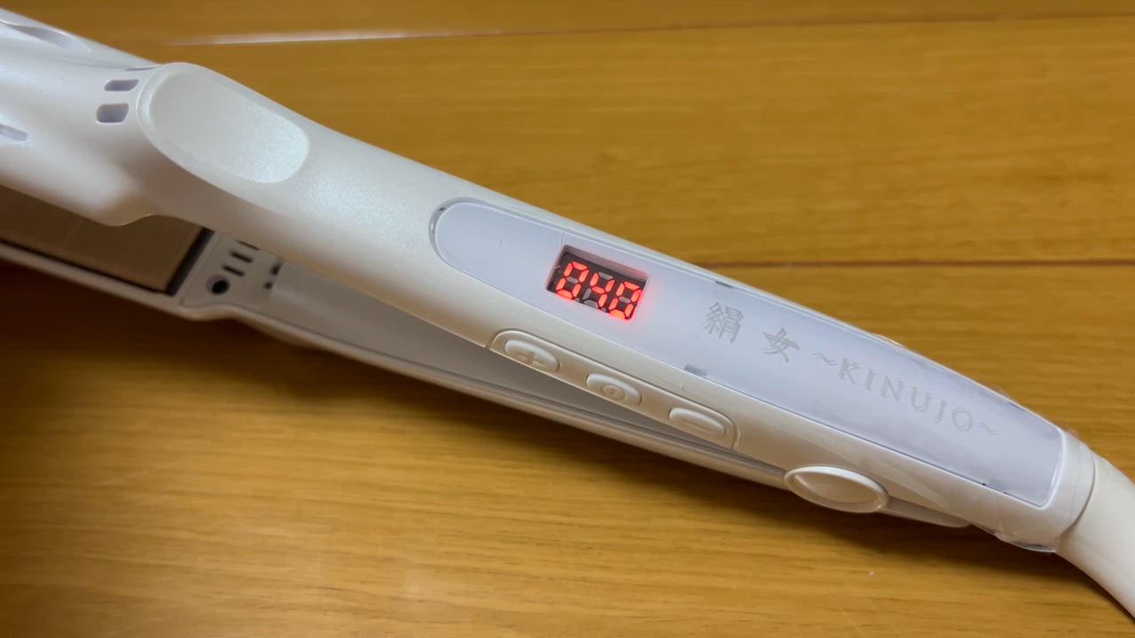 13時迄ゲリラセール！KINUJO 絹女 ストレートアイロン ホワイトLM225 美品】KINUJO 絹女 LM225 ストレートアイロン パールホワイト