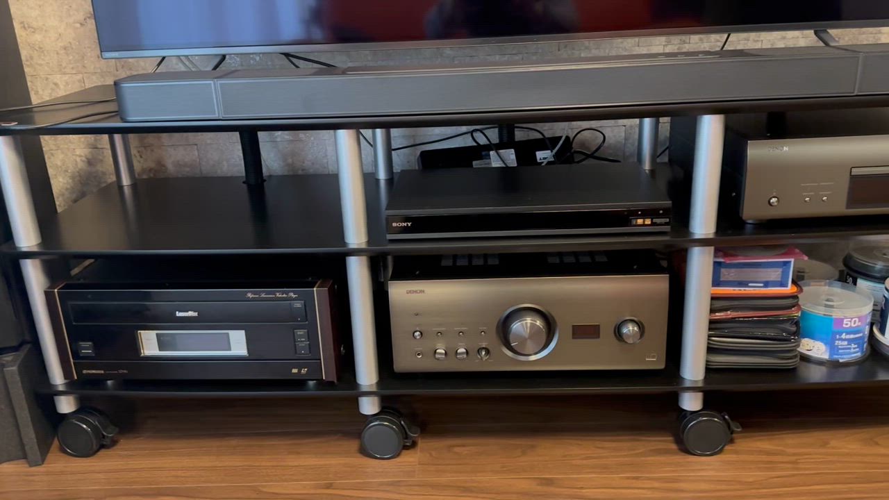 美品 SOUND MAGIC サウンドマジック オーディオラック AV33BS AV33BS 艶消し黒棚板シルバー支柱 オーディオラック Sound Magic