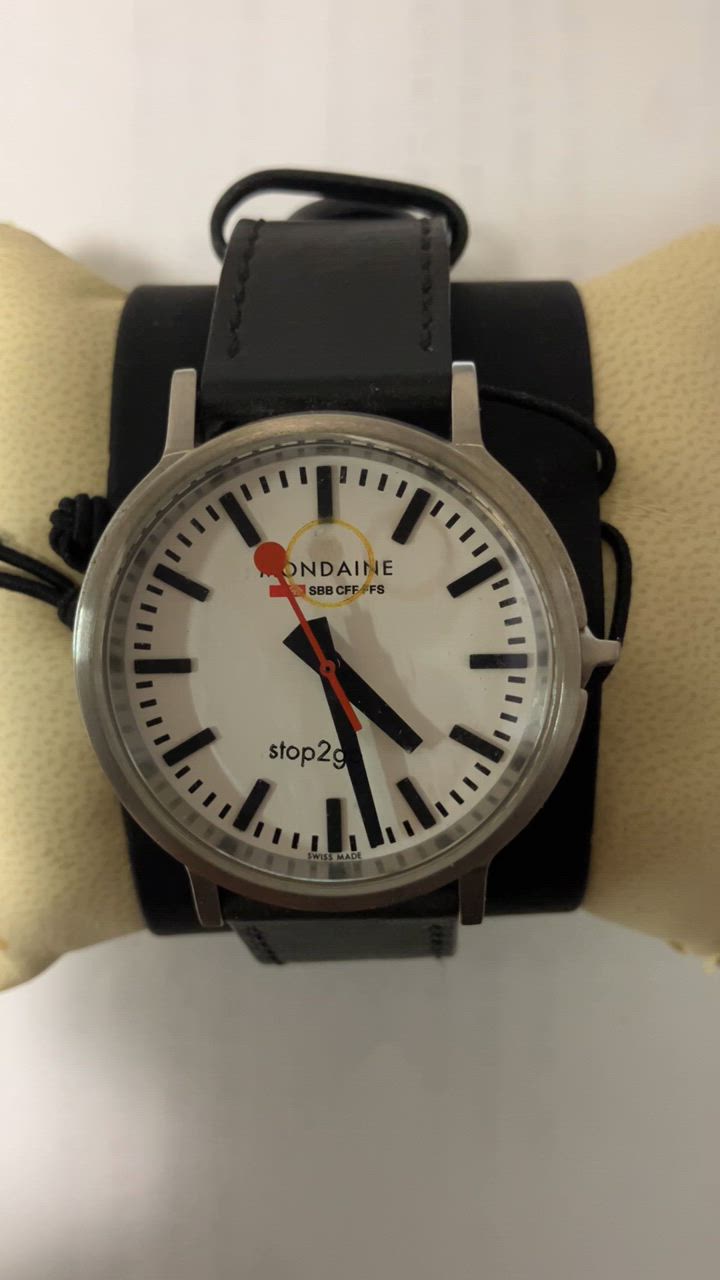 MONDAINE 電池交換済　34mm　モンディーン　サテン仕上げ MONDAINE モンディーン時計修理 | 小さな時計屋 JR名古屋駅店