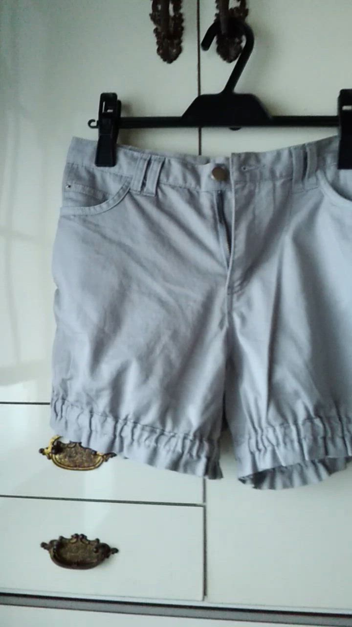 【新品未使用タグ付き】シェリエsheller サイドヘムショートパンツベージュM 新品未使用タグ付き】シェリエsheller サイドヘムショートパンツ