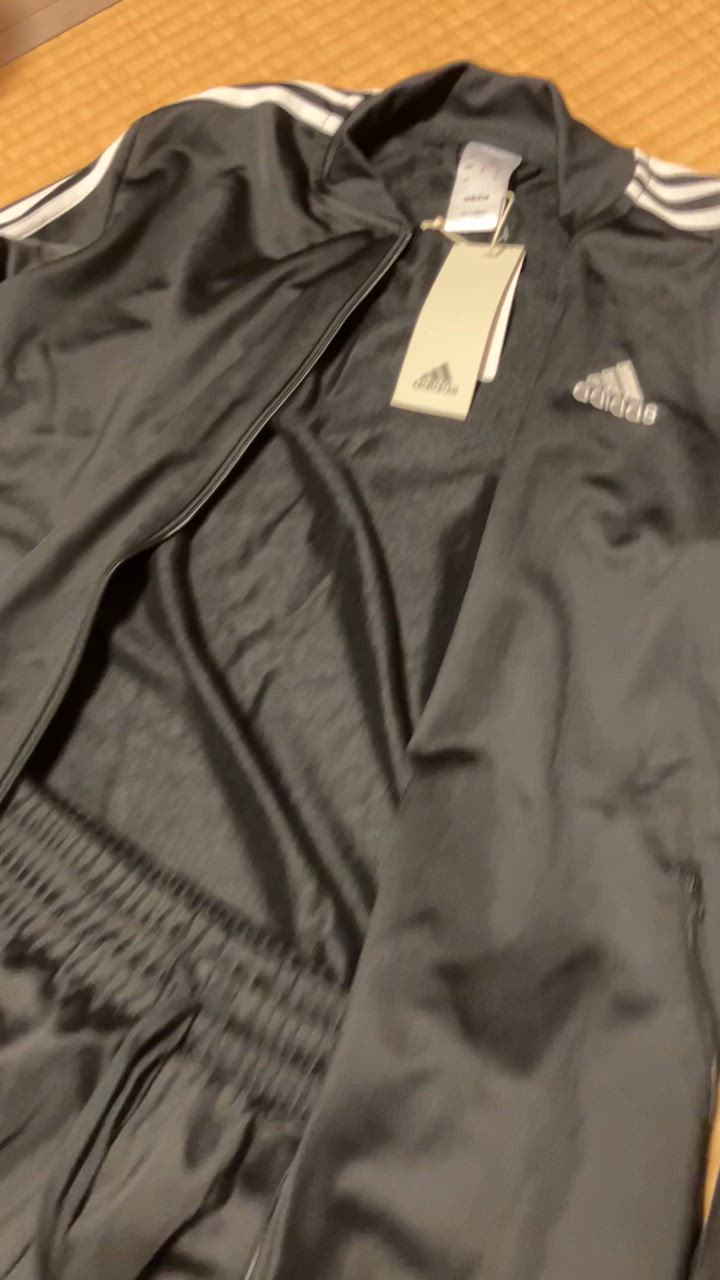 新品adidas上下セットアップ　上Ｍ　下Ｓ　グレー　THREE STRIPES adidas アディダス レディース ジャージ 上下セット