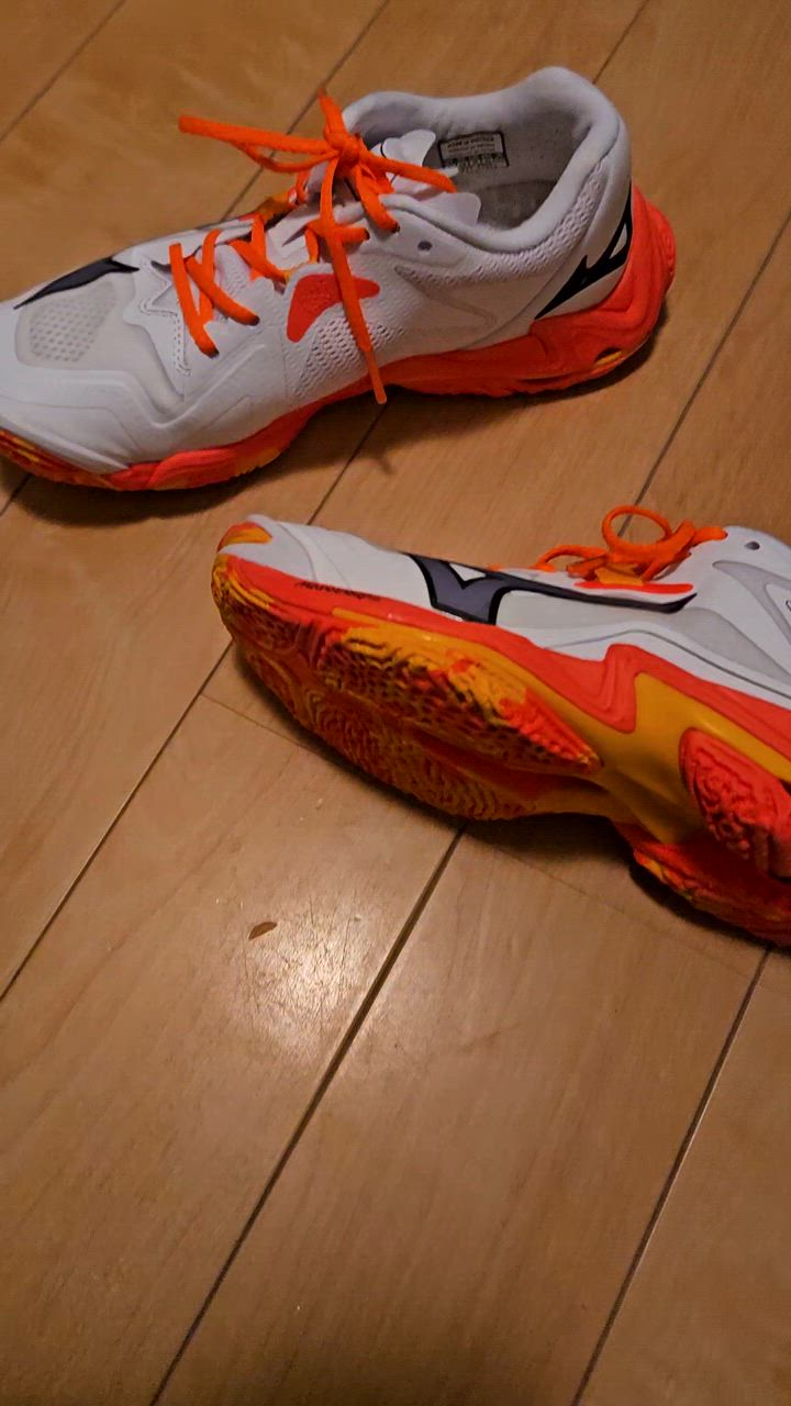 MIZUNO ミズノ WAVE LIGHTNING Z8 ウエーブライトニング