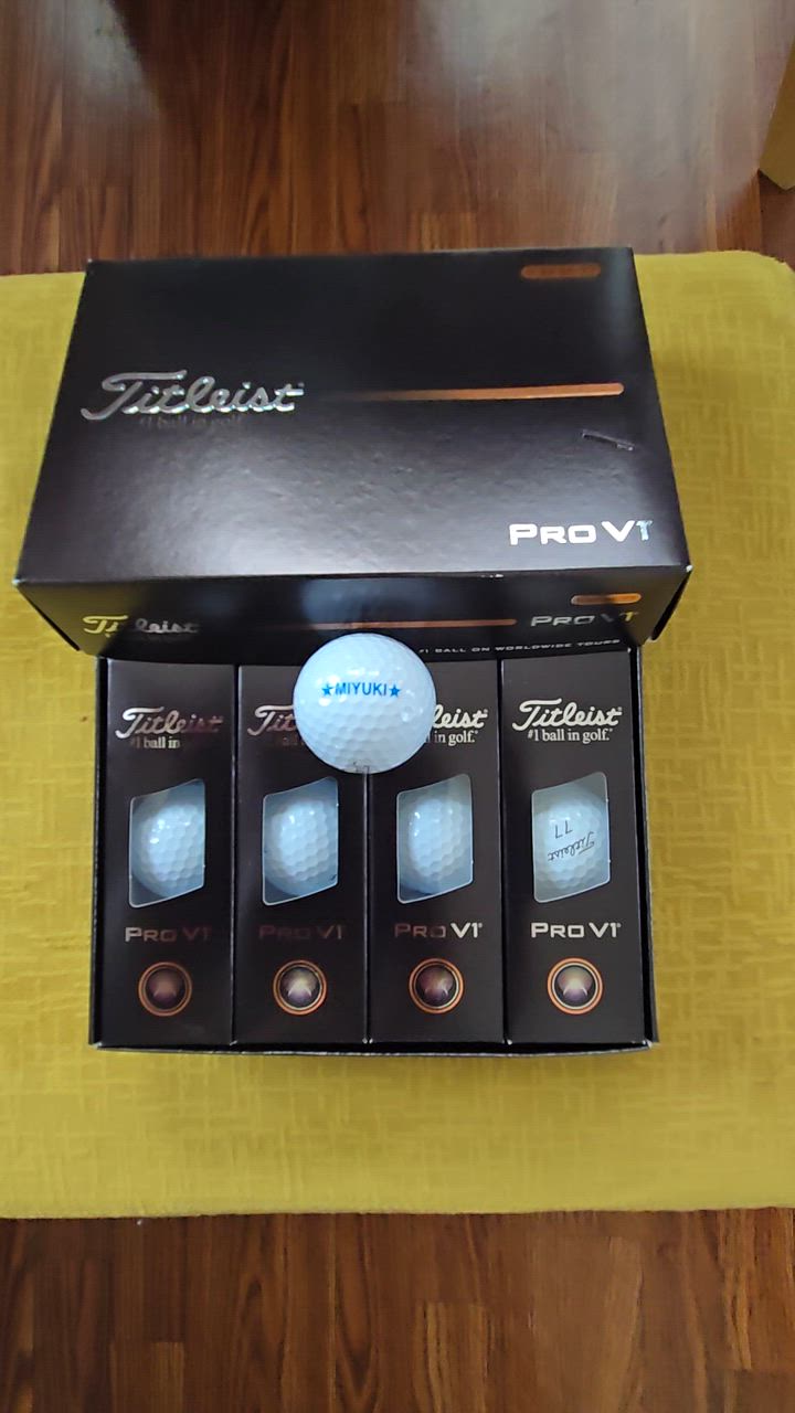 新品未使用品　タイトリストPro V1 プロV1 2ダースセット2025年 タイトリスト ゴルフボール 2025年モデル プロV1 ローナンバー