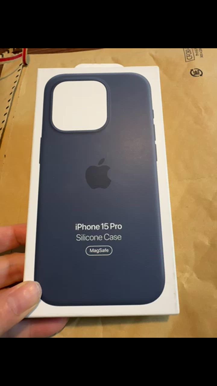 iPhone Apple アップル 純正 15 Pro シリコンケース・ストーム