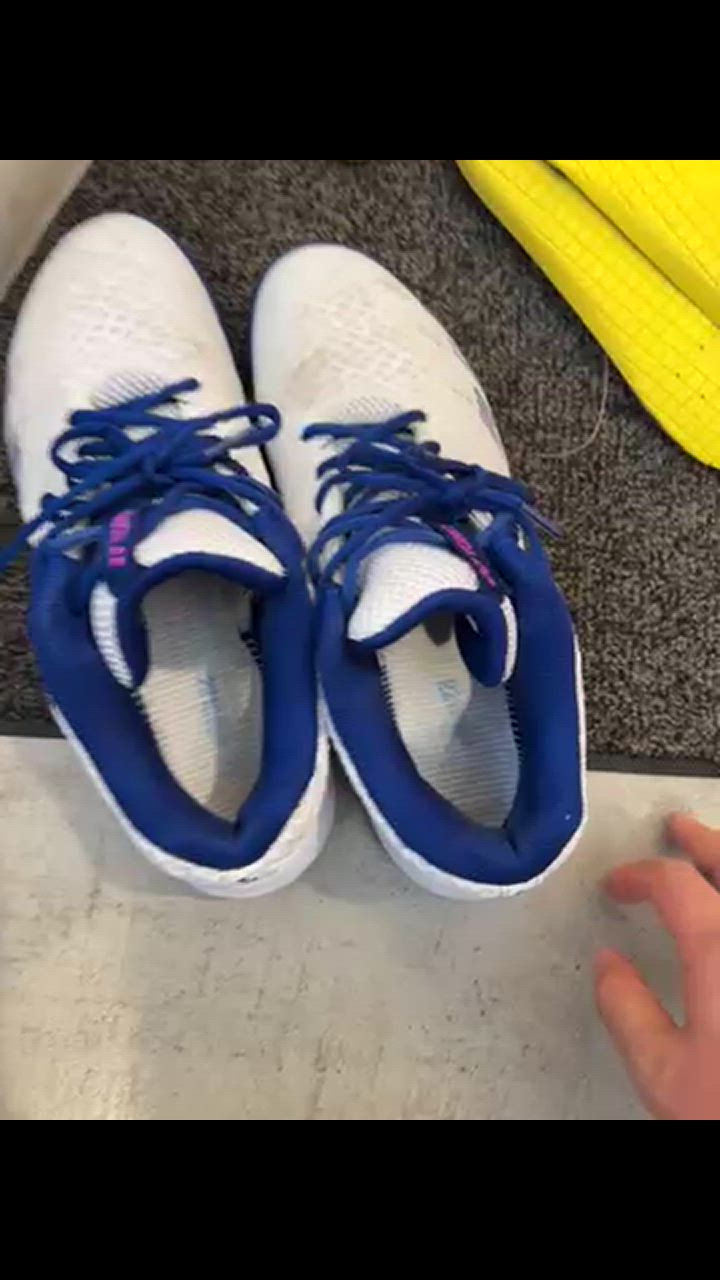 ★【新品】YONEX バドミントンシューズ24.0cmパワークッションカスケード 楽天市場】ヨネックス バドミントンシューズ パワークッション
