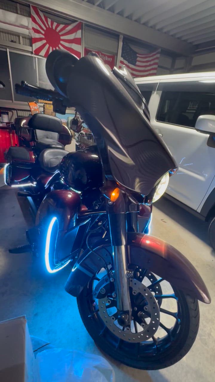 ハーレーダビッドソン　バイク　イルミネーション　LED テープライト　カスタム ハーレー】LEDイルミネーション取り付け作業 - YouTube