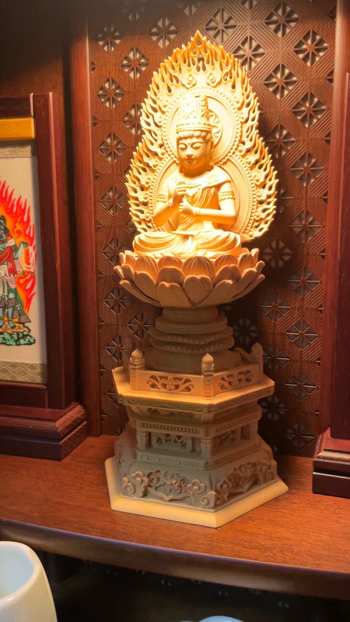 仏像 真言宗 大日如来像 柘植六角台座 火炎光背 金泥付 1.8寸 2