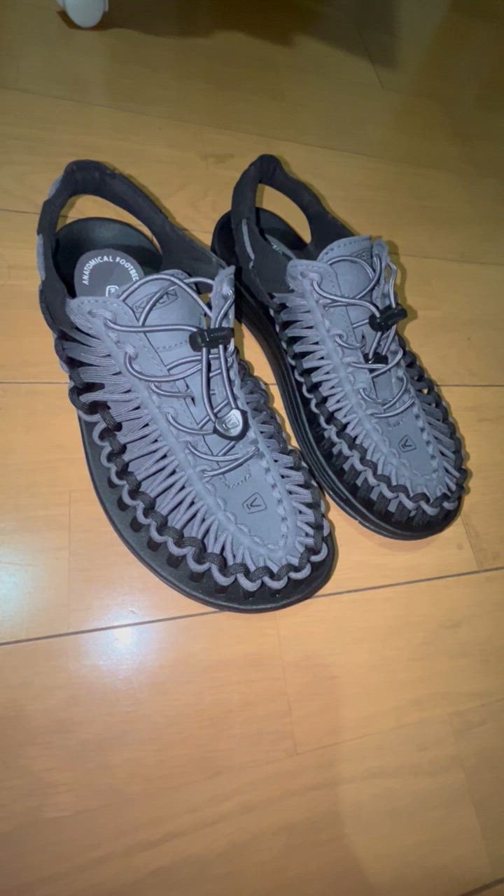 KEEN 25cm新品ブラック /グレー 渓流靴スポーツサンダル KEEN 返品送料無料 キーン サンダル ニューポート エイチツー M