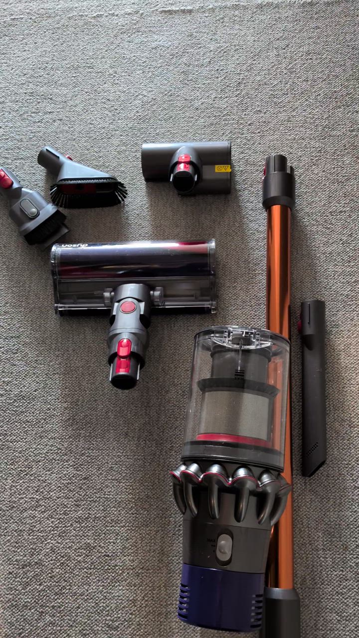 新品未使用☆dysonCyclone v10 ダイソン掃除機 31+mxh8l4iL._UF350,350_QL50_.jpg