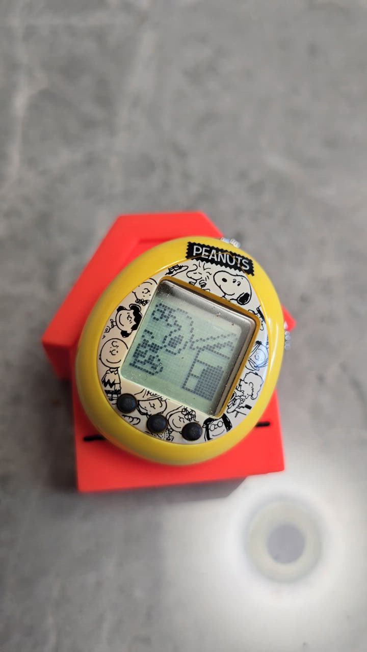 Peanuts Tamagotchi たまごっち ピーナッツ スヌーピー シリコン