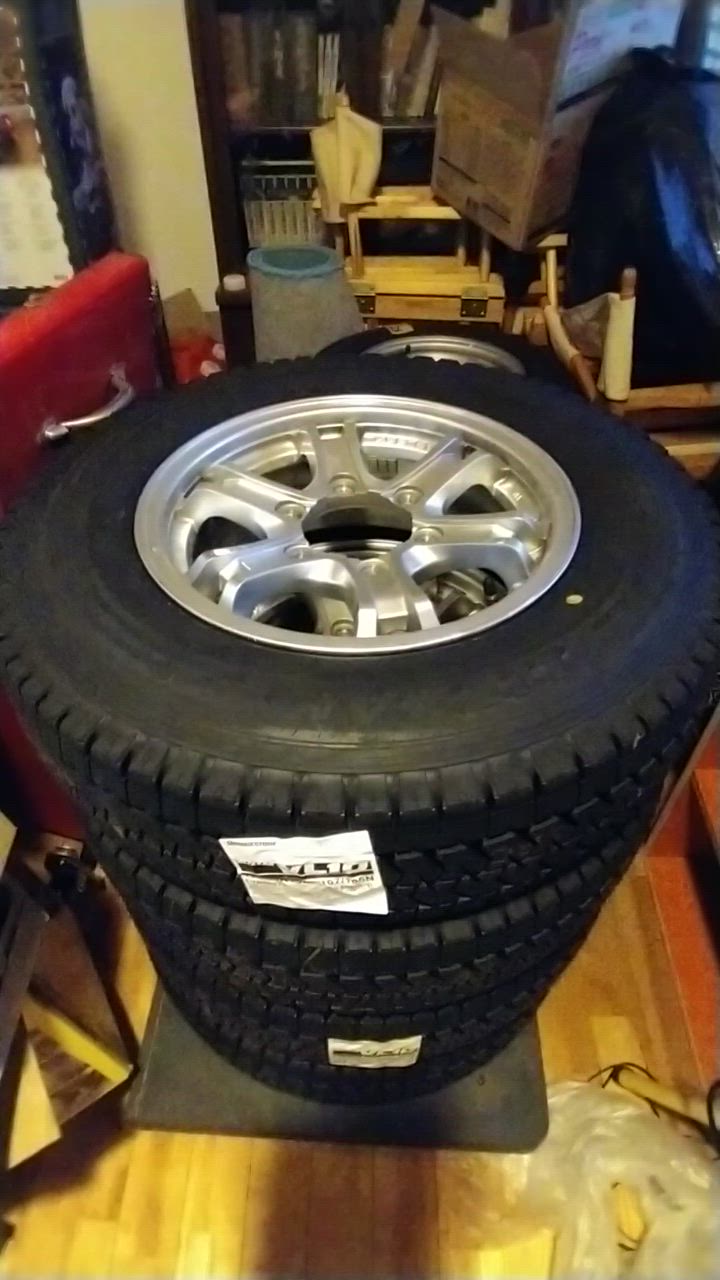 ブリザック 2025年製 在庫あり 4本 195/80R15 107/105N VL10