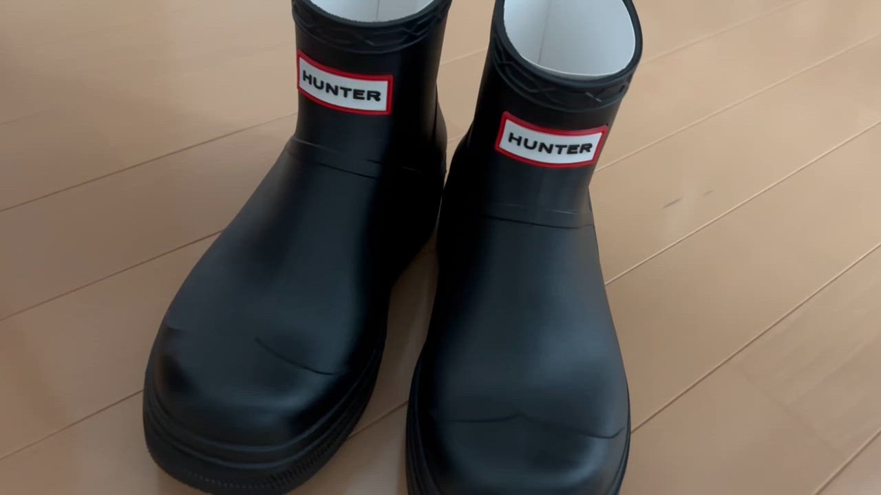 美品HUNTERレインブーツ バックル付きダークオリーブ26.5cmユニセックス HUNTER 長靴 レインブーツ ユニセックス プレイ モールデット