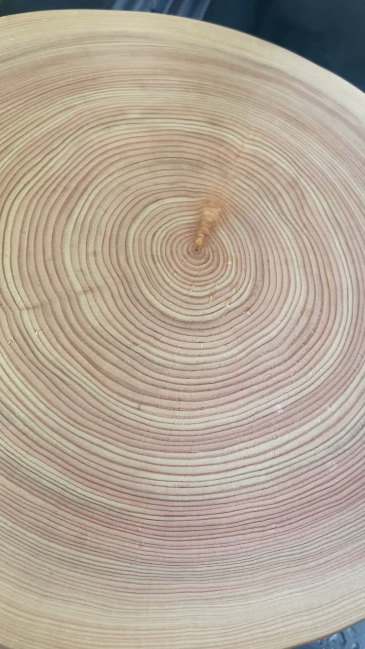 ツインハーツ【桧】年輪 天然一枚板 まな板、料理プレート (直径