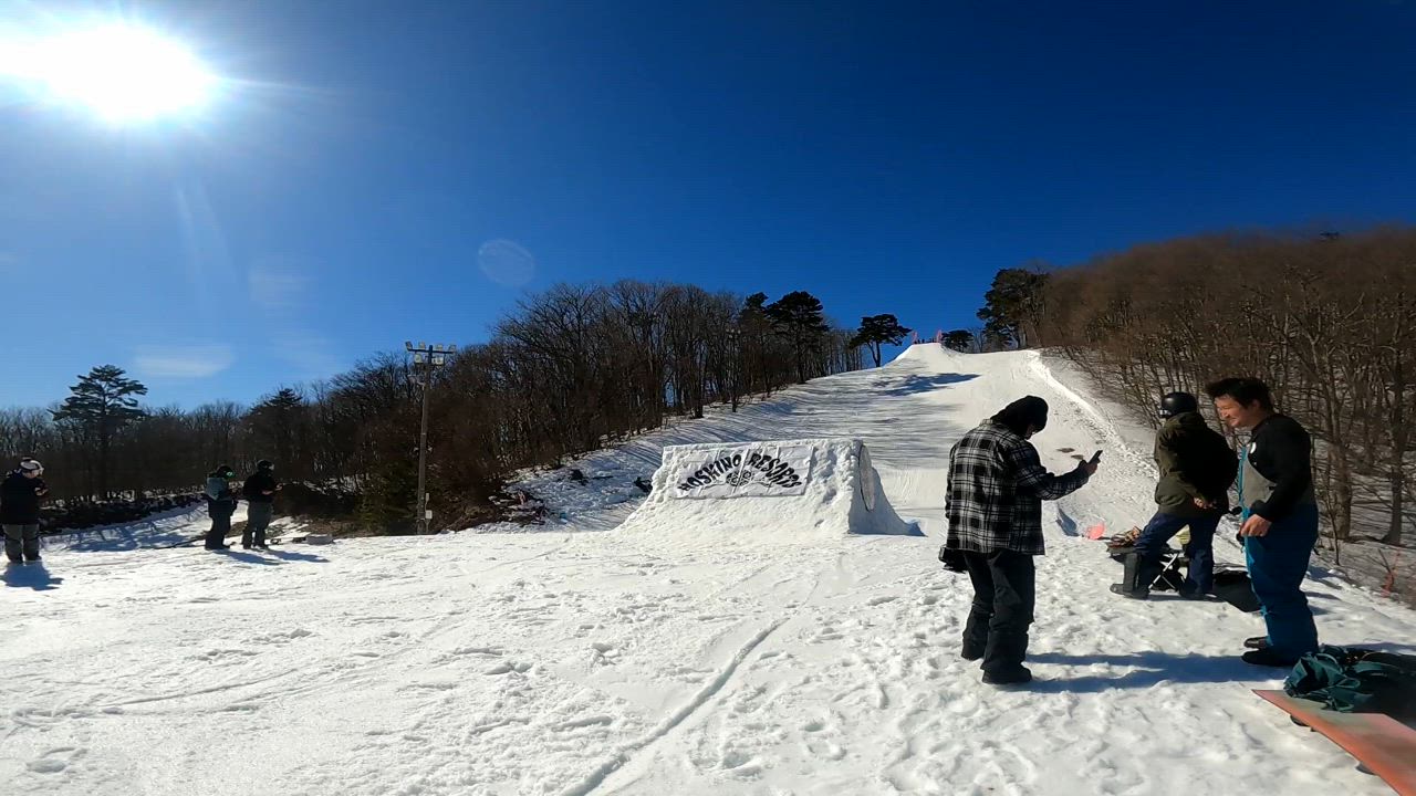 【スノーボード】鈴木萌々選手のネコママウンテン合宿映像_ジャンプ　ビッグエア