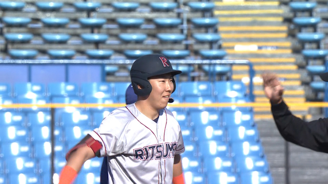 立命館大１番坂下がいきなりフェンス直撃打