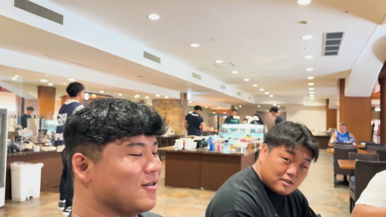 【決めてはワインビネガー！？　小鍛冶悠太の合宿お昼ご飯】リポビタンDチャレンジカップ2025｜日本代表×オーストラリア代表