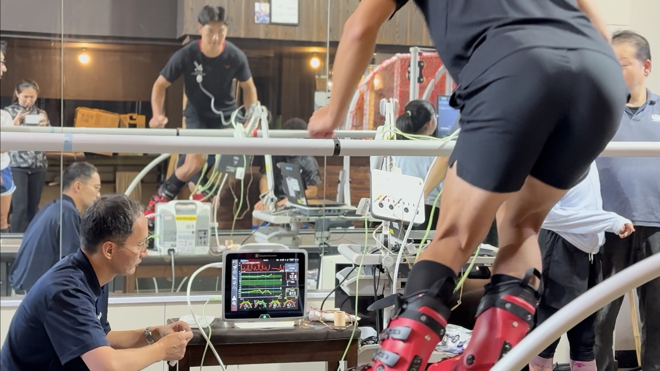 【スキー】アルペンチーム、スカイテックを用いて筋活動や循環動態をモニタリング