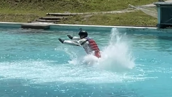 【スキー】プールって意外と硬いんです/エアリアル#40