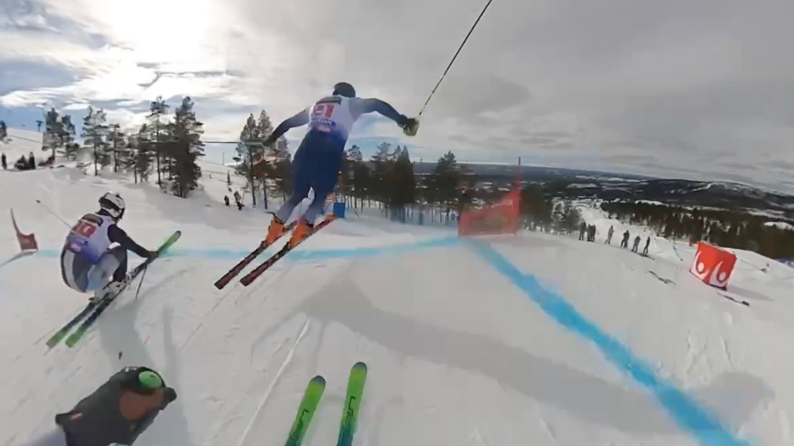 【スキー】スキークロス　古野慧選手、小林竜登選手　迫力の滑走