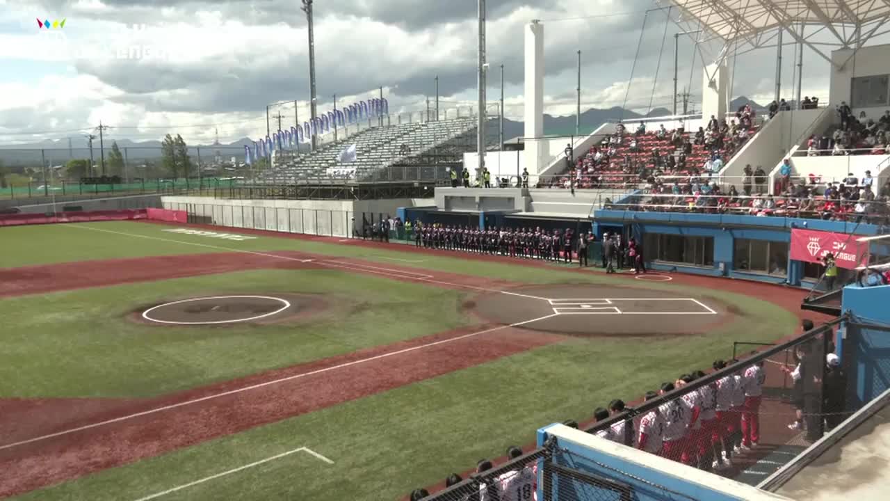 【動画】【ボールの行方は…】南野陽子さんファーストピッチセレモニー - スポーツナビ「ニトリJD.LEAGUE TV」