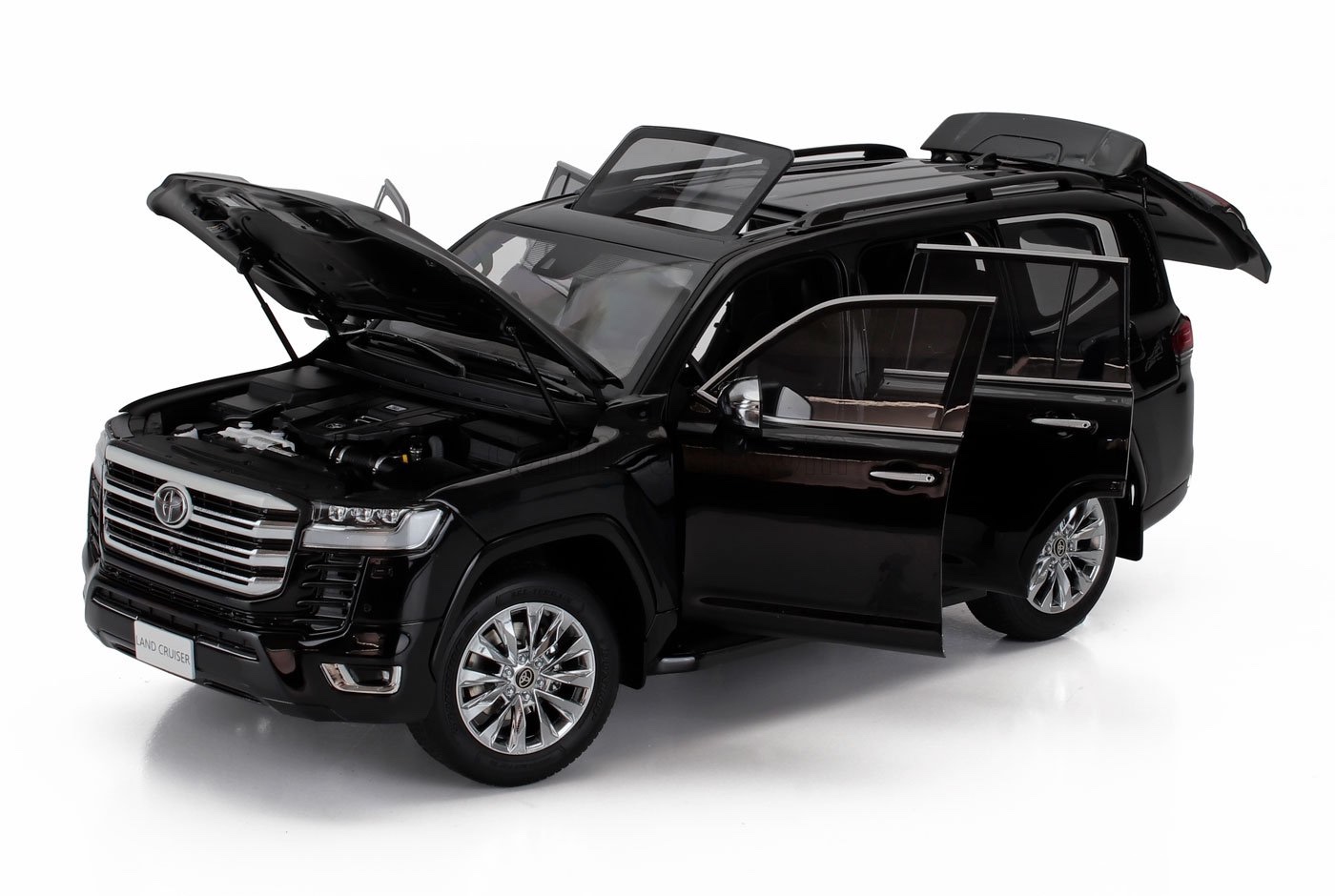 トヨタ ミニカー 1/18 ランドクルーザー 300-ZX SUV LCD-MODEL