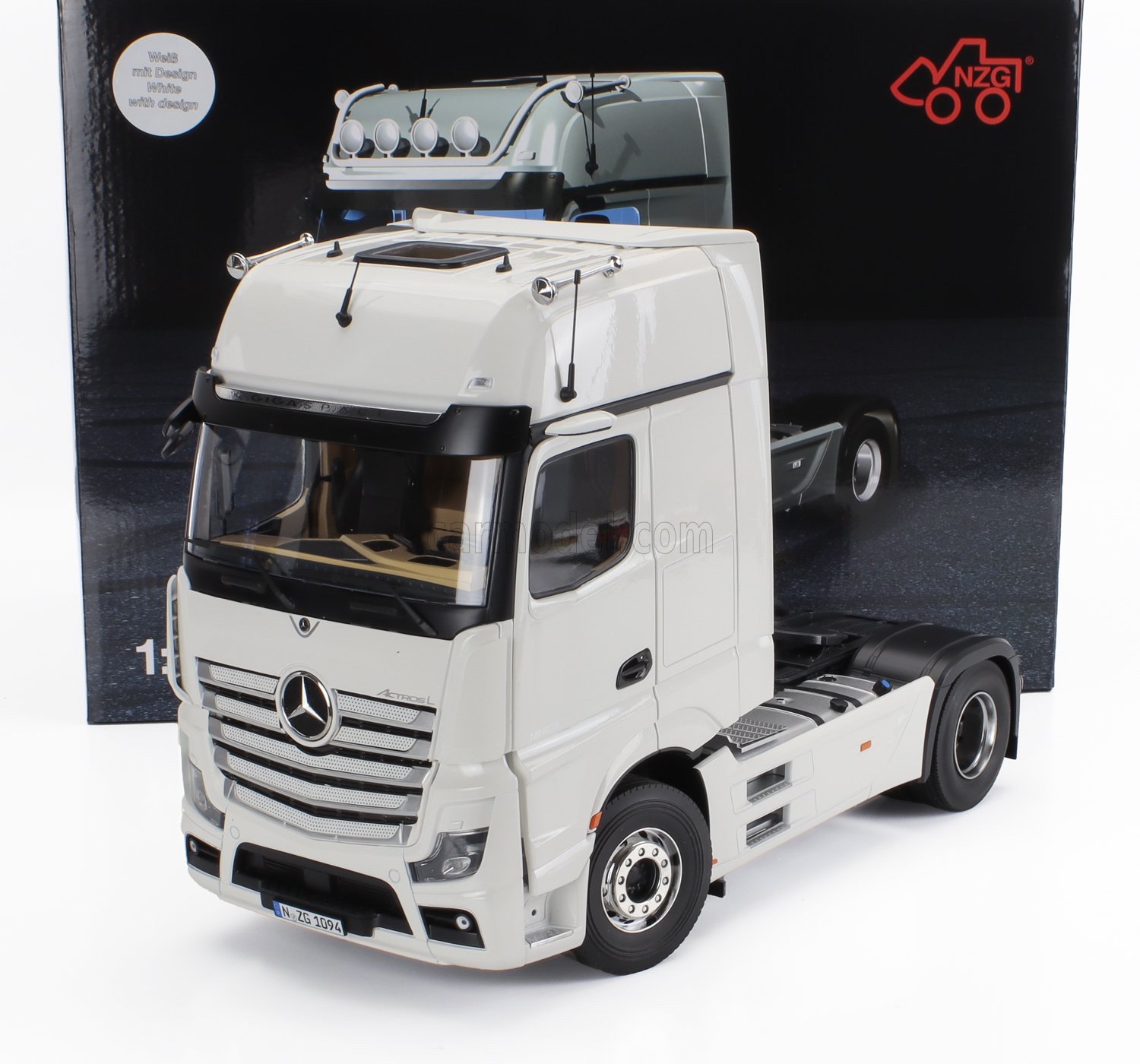 Mercedes-Benz Actros トラック 1/32スケール　非売品 Mercedes-Benz AMG Actros Auto Transporter (Black) – Nice Car