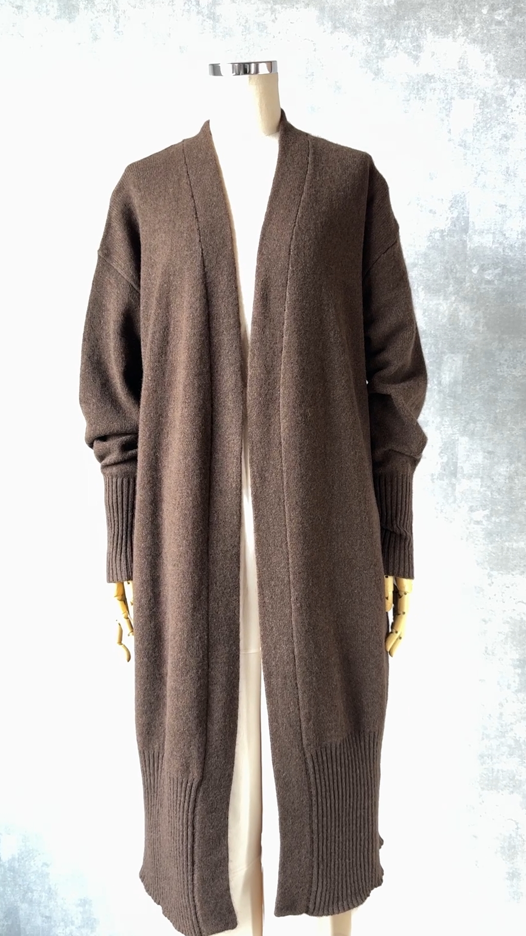 某有名メーカー品、新作最高級ヤク毛100％素材の無染色極暖襟付ロングカーディガン ヤク100％ロングトッパーカーディガン（コーディガン）』ヤク100