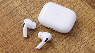 Apple AirPods Pro（第1世代） MagSafe充電対応 MLWK3J/A イヤホン本体 