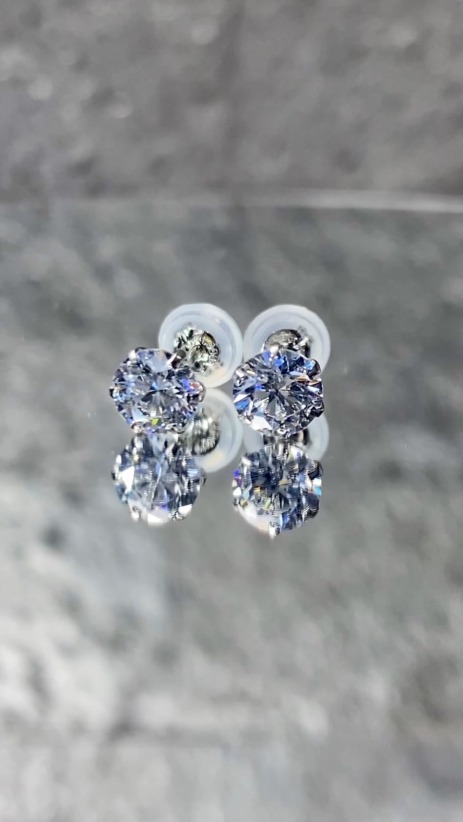 ピアス スーパーキュービックジルコニア プラチナ Pt900 オーバル シリコン製ダブルロックキャッチ 一粒留 スタッド シンプル 左右セット レディース ピアス スーパーキュービックジルコニア プラチナ Pt900 三連 ドロップ