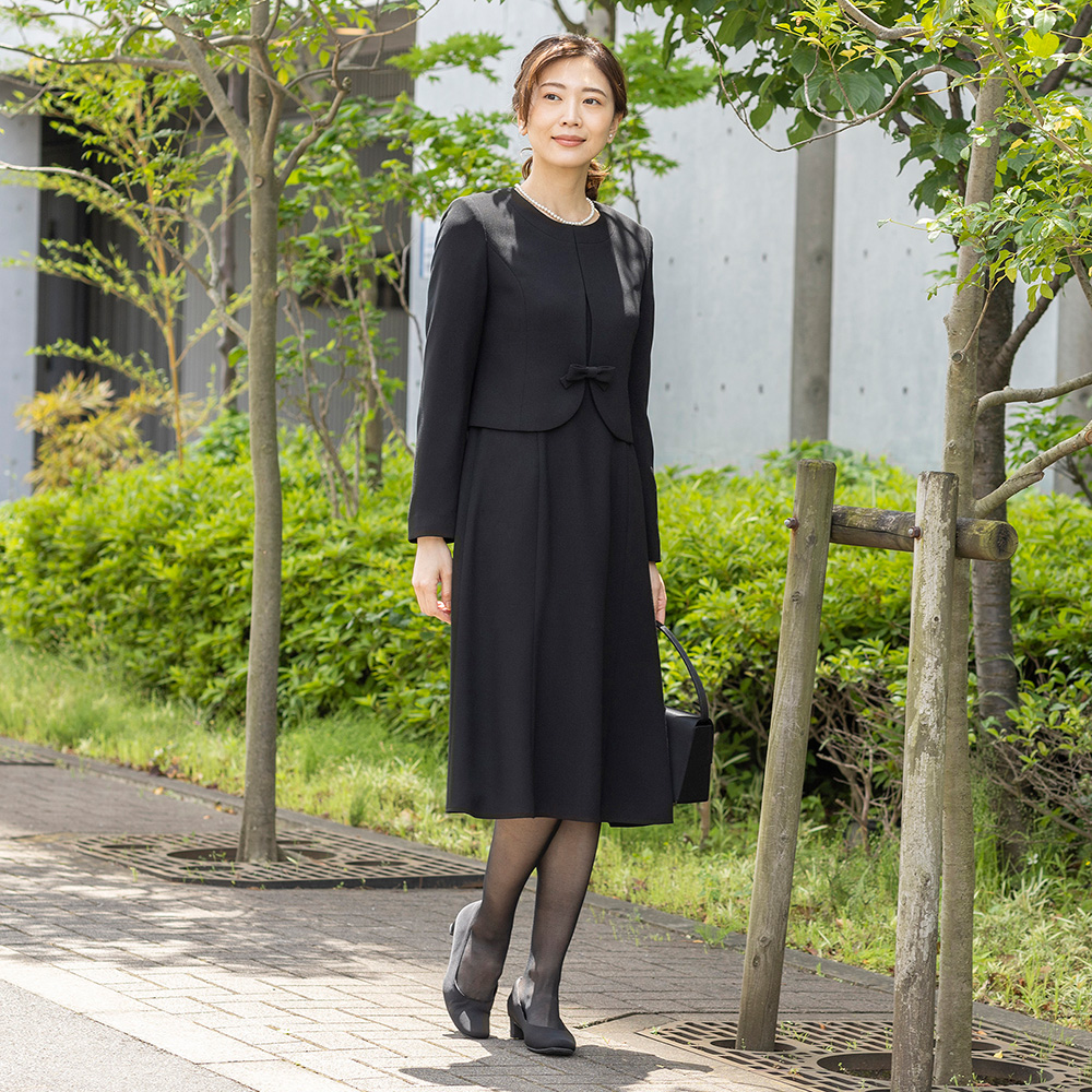 [美品]イヴ・サンローラン スカートスーツセットアップ ブラックフォーマル 2025年最新】Yves Saint Laurent ビジネス スカートスーツ上下の