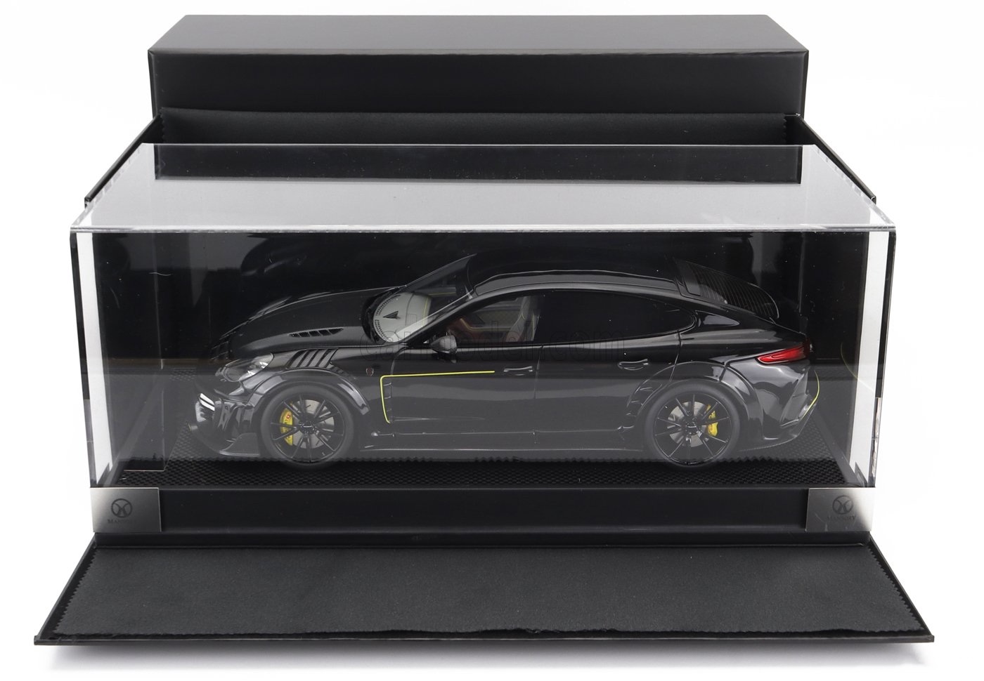 PORSCHE DESIGN ミニカー 1/18 ポルシェ パナメーラ MOTORHELIX
