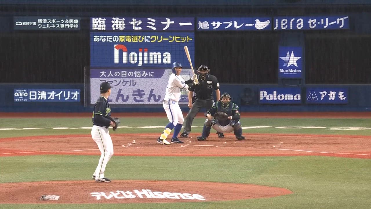 2回裏、京田選手がライトへタイムリーを放ち1点を返す！