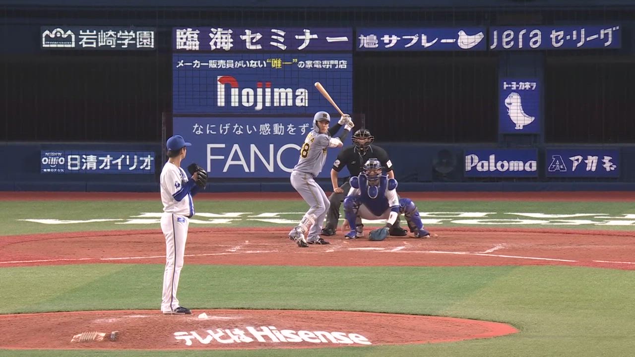 9回表、宮城選手が鋭く落ちるフォークで空振り三振に斬って取る！