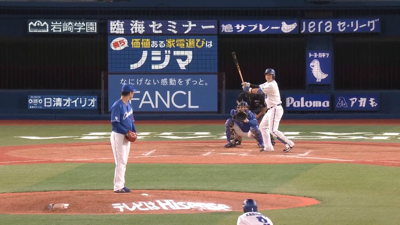 7回裏、牧選手がセンターへの犠牲フライを放つ！