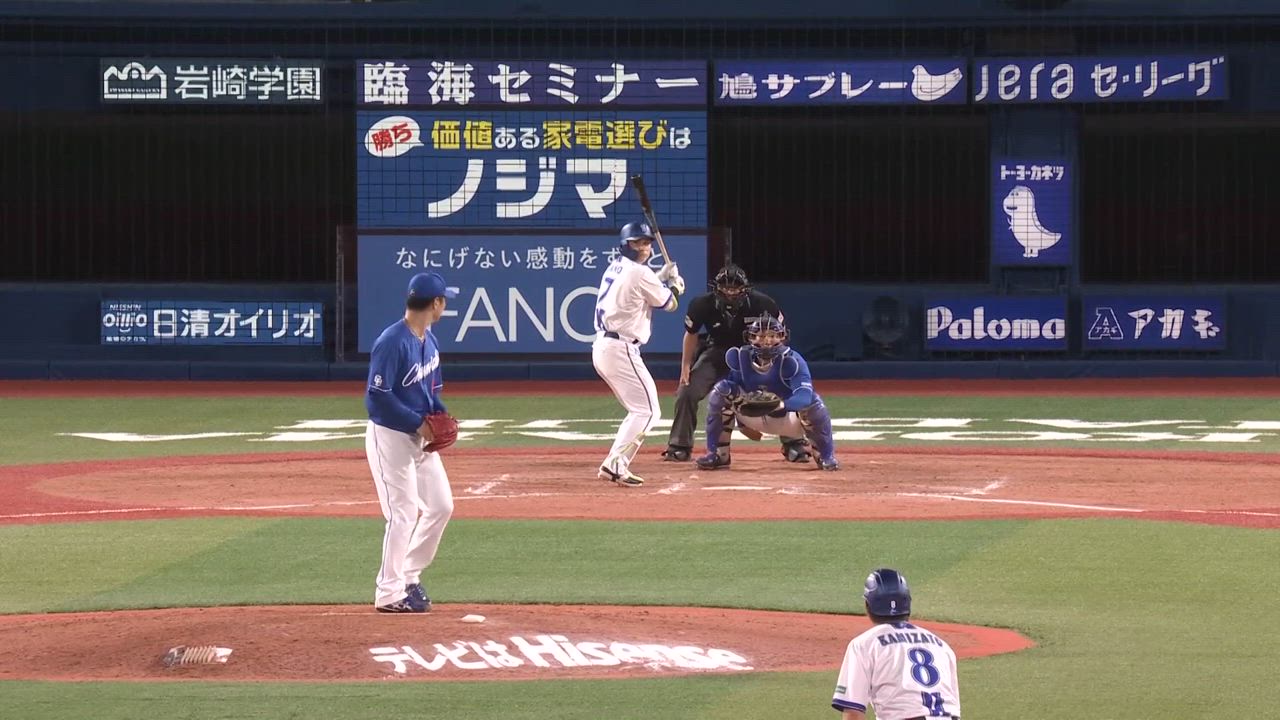 7回裏、佐野選手がライトへのタイムリーを放ち同点に追いつく！