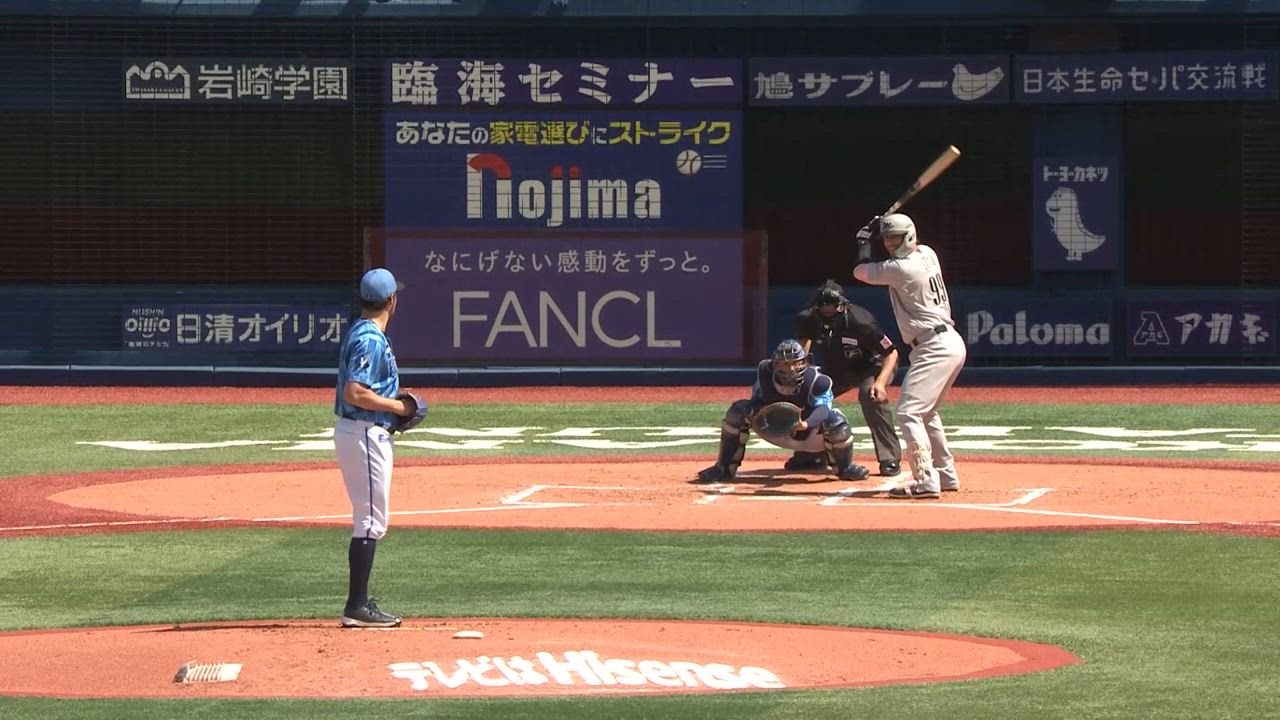 1回表、トレバー・バウアー選手がキレのあるチェンジアップで空振り三振を奪う！