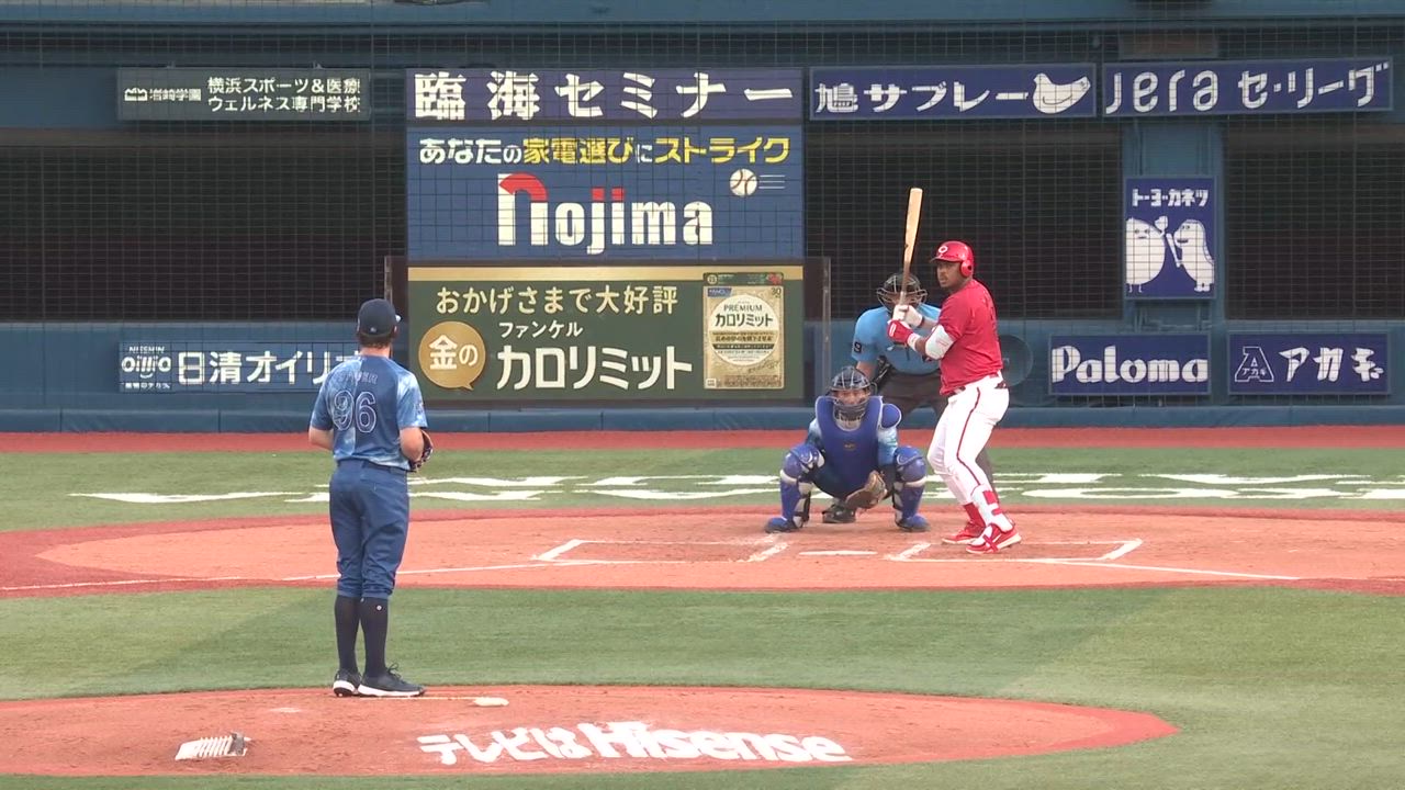 2回表、トレバー・バウアー選手が決め球のナックルカーブで空振り三振を奪う！