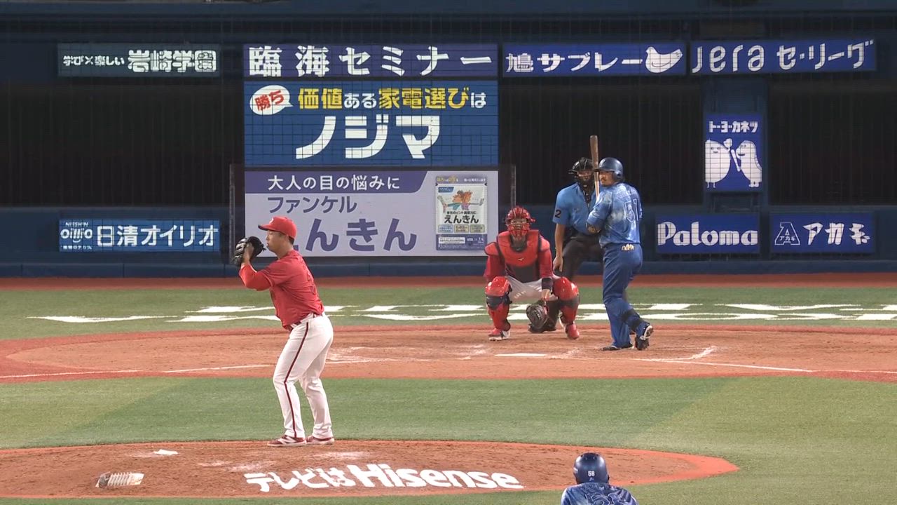 8回裏、宮﨑選手がライトへのタイムリーを放つ！